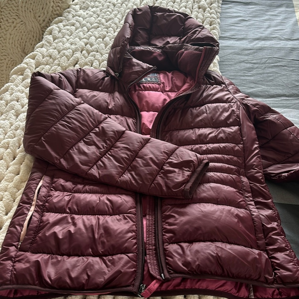 Abercrombie & Finch puffer jacket like NEW burgundy